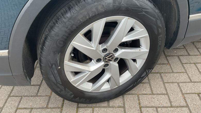 Volkswagen Tiguan 2.0 TDI Life 5dr DSG Diesel Estate